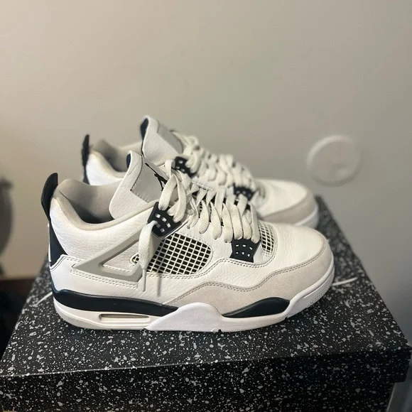 Air Jordan 4 Retro - Picture 1 of 7